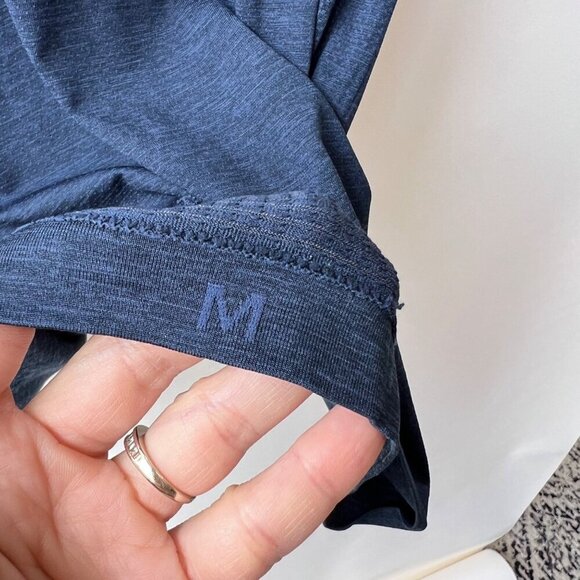 Lululemon metal vent tech shirt , blue, size M J178 - Picture 4 of 5